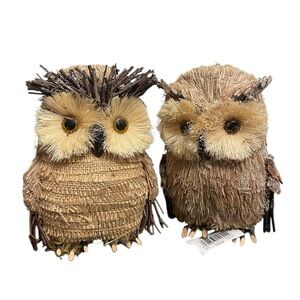 Von Maur Realistic Owl Figures Lot of 2 Sticks Wood Burlap Fall Autumn 7” NWT